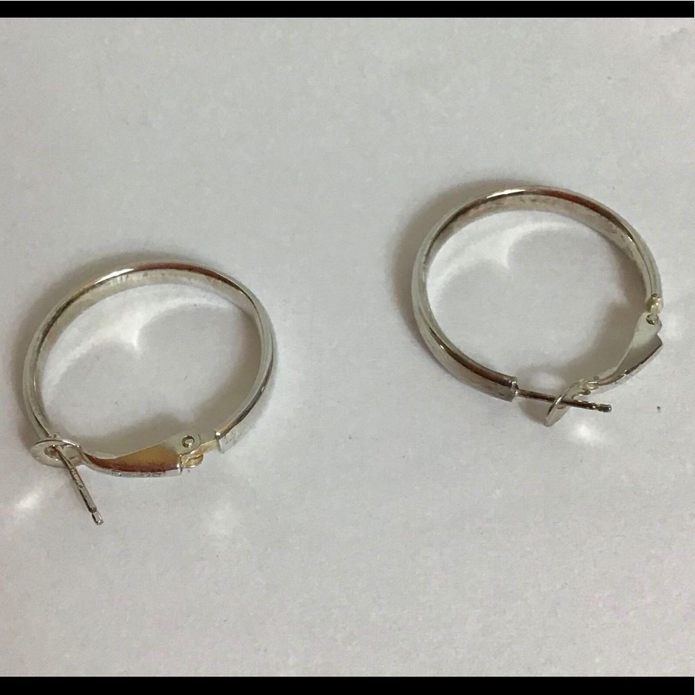 Sterling Silver (925) 1" Round Hoop Earrings - Picture 6 of 8